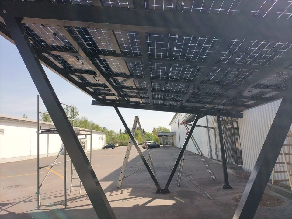 Doppel Solar PV Carport 8kWp - inklusive 18 Jolywood 440W PV Modulen